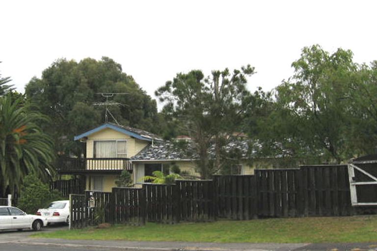 Photo of property in 12 Juniper Road, Sunnynook, Auckland, 0620