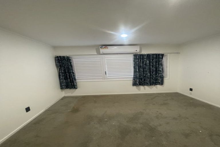 Photo of property in 58 Beechdale Crescent, Pakuranga Heights, Auckland, 2010