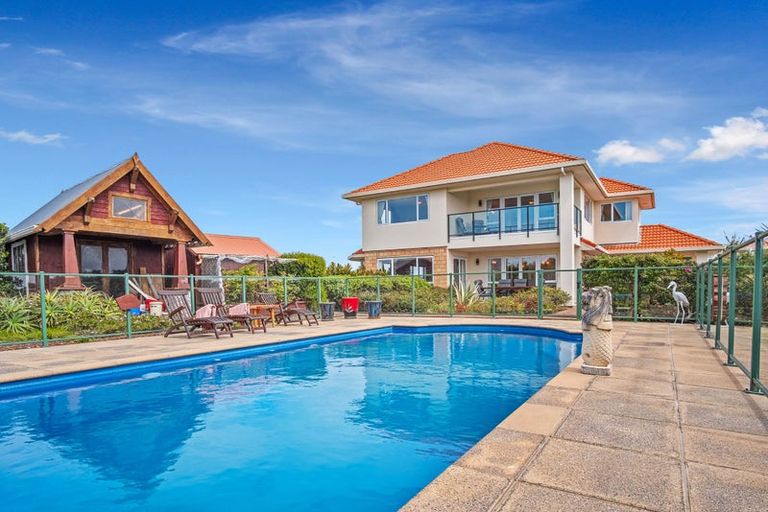 Photo of property in 2217b South Head Road, South Head, Helensville, 0874