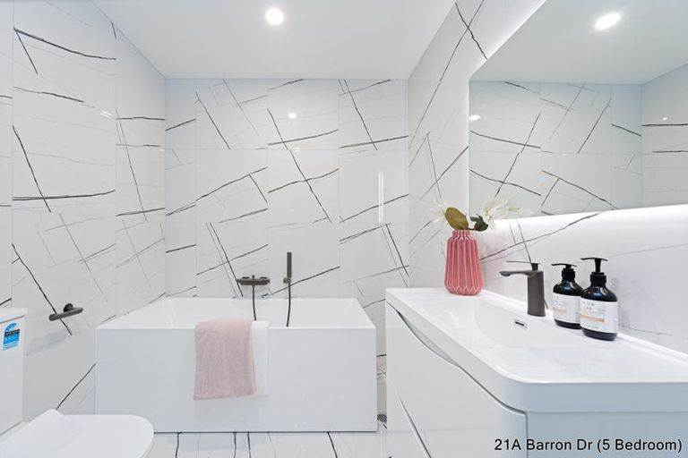 Photo of property in 21c Barron Drive, Green Bay, Auckland, 0604