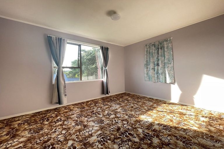 Photo of property in 39 Pemberton Avenue, Bayview, Auckland, 0629