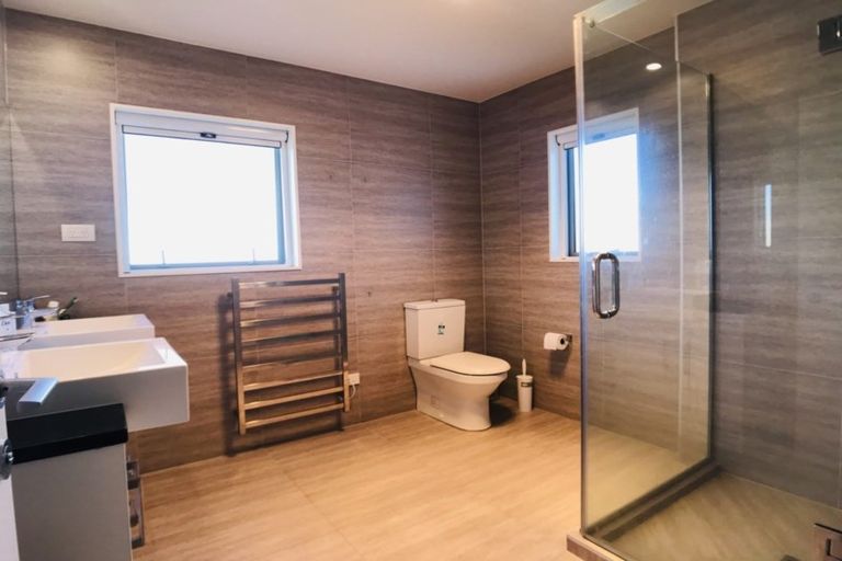 Photo of property in 103 Medallion Drive, Oteha, Auckland, 0632