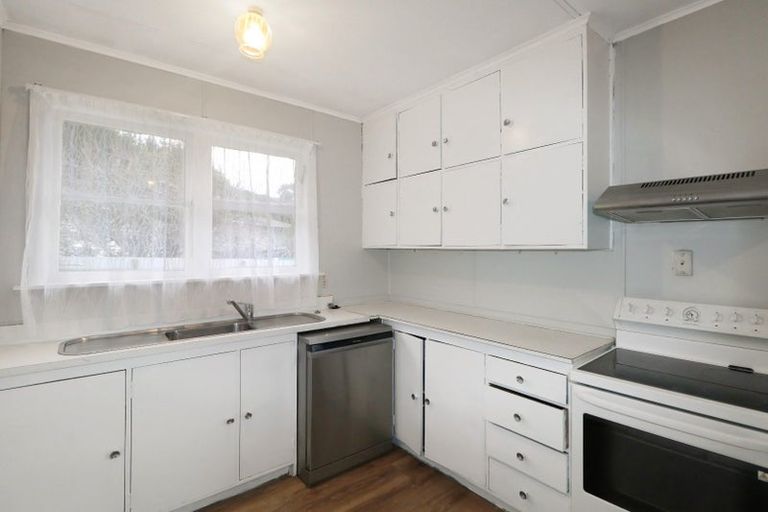 Photo of property in 17 Parenga Street, Wainuiomata, Lower Hutt, 5014