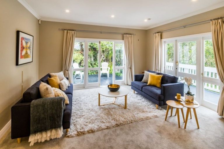 Photo of property in 52a Creswick Terrace, Northland, Wellington, 6012