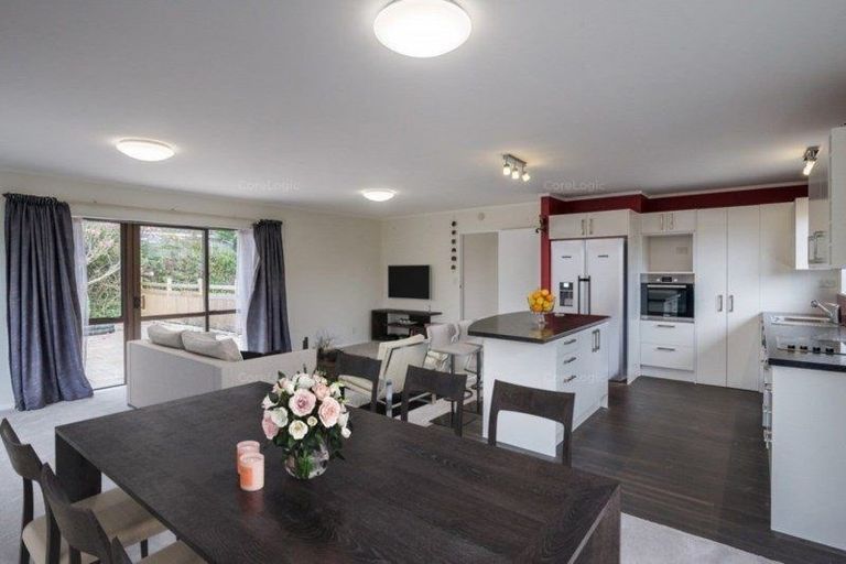 Photo of property in 4 Graham Grove, Waikanae, 5036