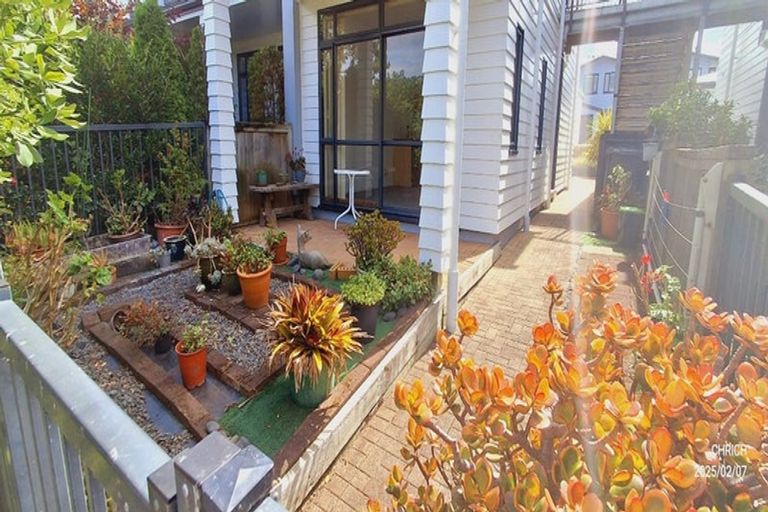 Photo of property in 68/2 Armoy Drive, East Tamaki, Auckland, 2016