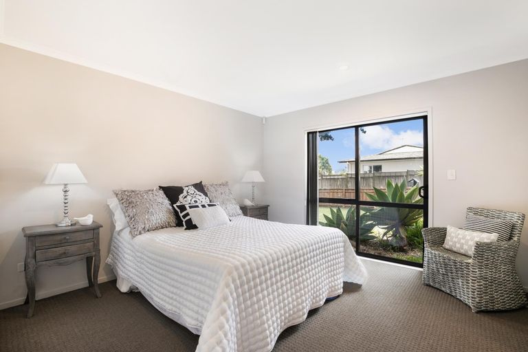 Photo of property in 12 Wairua Place, Pukekohe, 2120