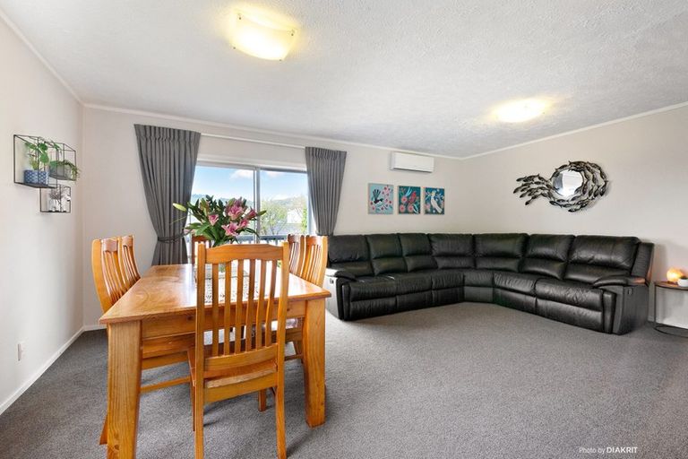 Photo of property in 4b Sarah Way, Crofton Downs, Wellington, 6035