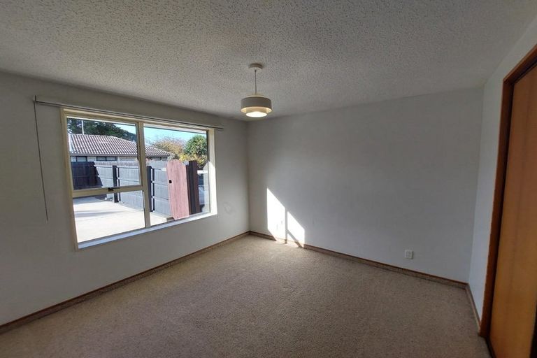 Photo of property in 1/16 Peebles Drive, Hei Hei, Christchurch, 8042