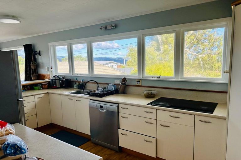 Photo of property in 93b Normandale Road, Normandale, Lower Hutt, 5010