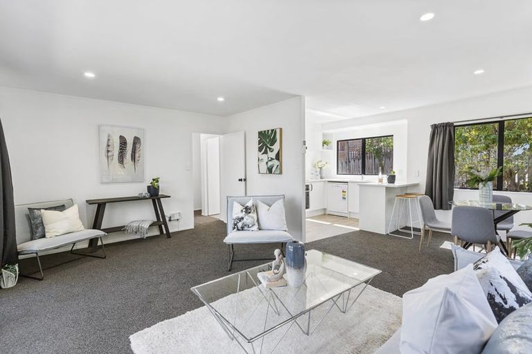 Photo of property in 1/11 Valecrest Place, Bayview, Auckland, 0629