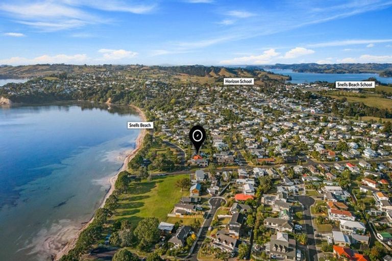 Photo of property in 4 Sunrise Boulevard, Snells Beach, 0920