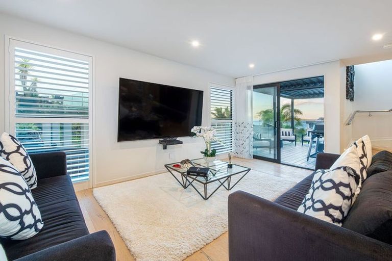Photo of property in 18a Marama Street, Castor Bay, Auckland, 0620