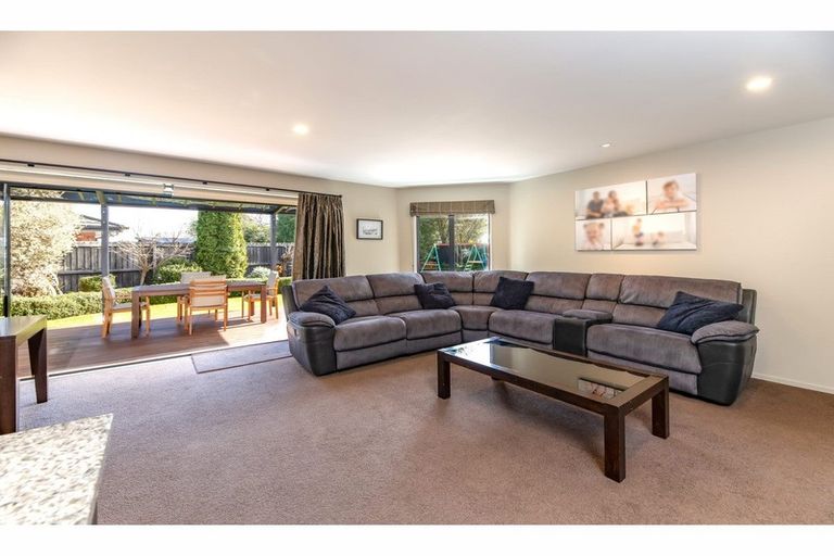 Photo of property in 42 Acacia Avenue, Rangiora, 7400