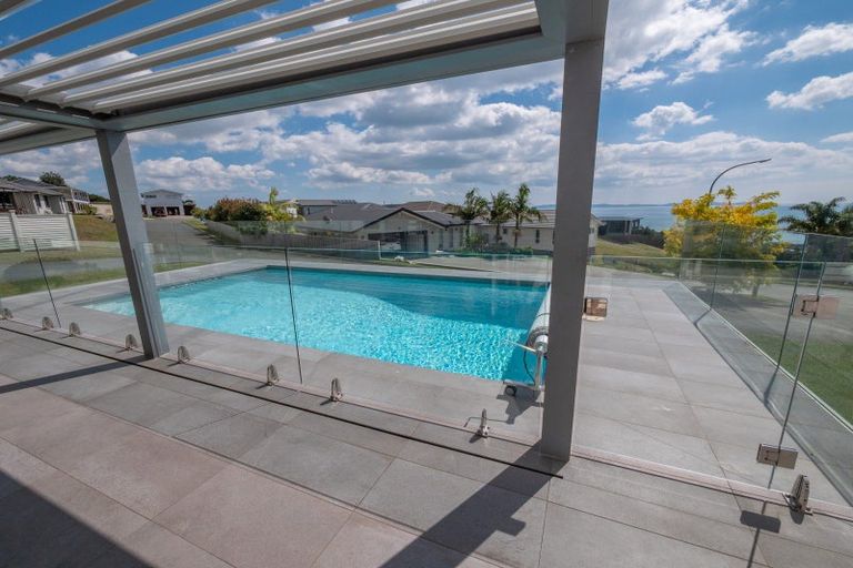 Photo of property in 27 Eagles Way, Cable Bay, 0420