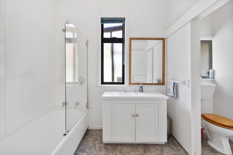 Photo of property in 18 Logan Avenue, Marewa, Napier, 4110