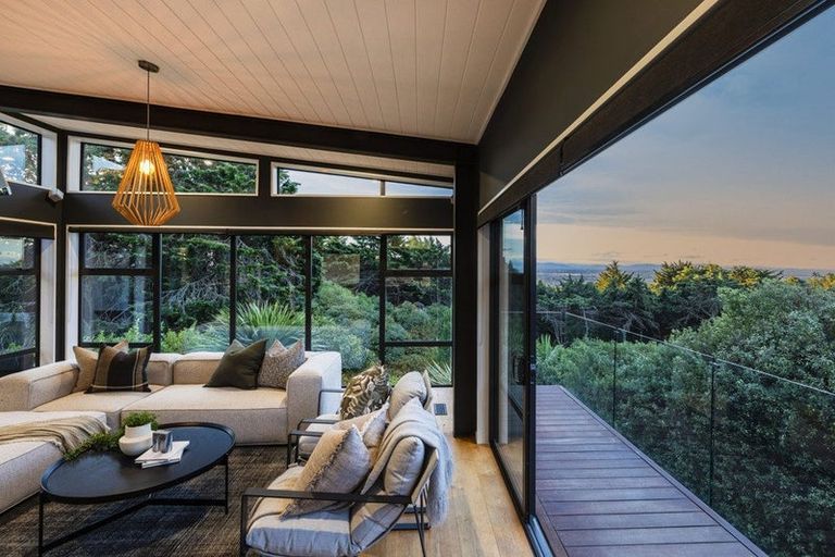 Photo of property in 1 Quarry Hill Terrace, Kennedys Bush, Christchurch, 8025