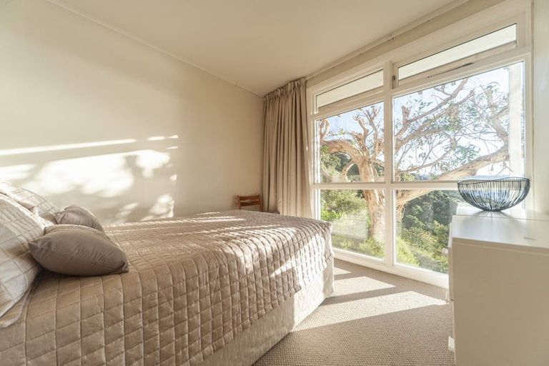 Photo of property in 56 Palliser Road, Roseneath, Wellington, 6011