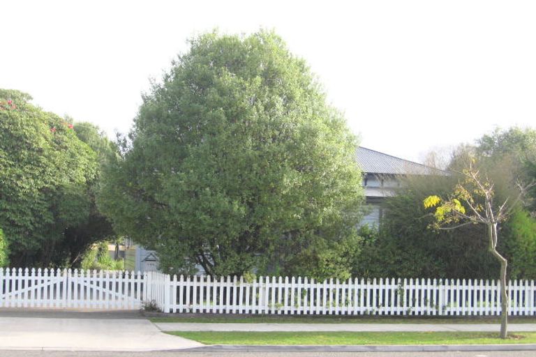 Photo of property in 1104 Caroline Road, Mayfair, Hastings, 4122