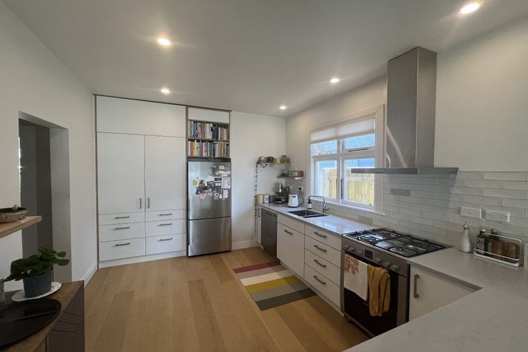 Photo of property in 12 Matipo Street, Eastbourne, Lower Hutt, 5013