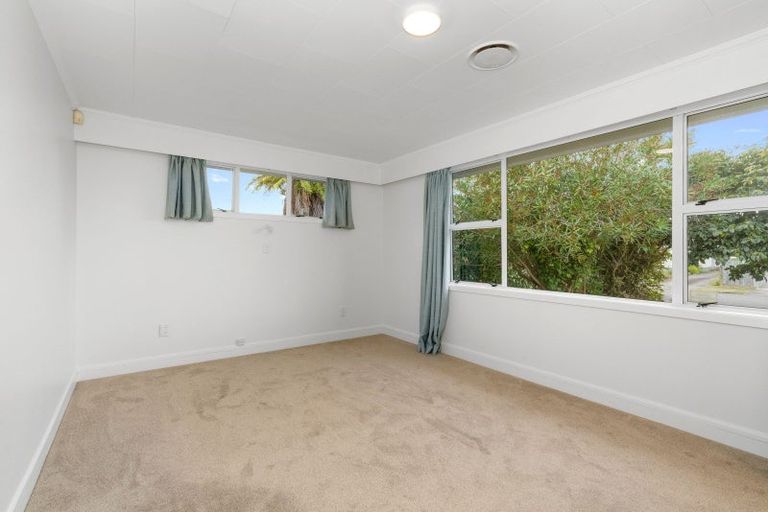Photo of property in 13 Bowen Street, Levin, 5510