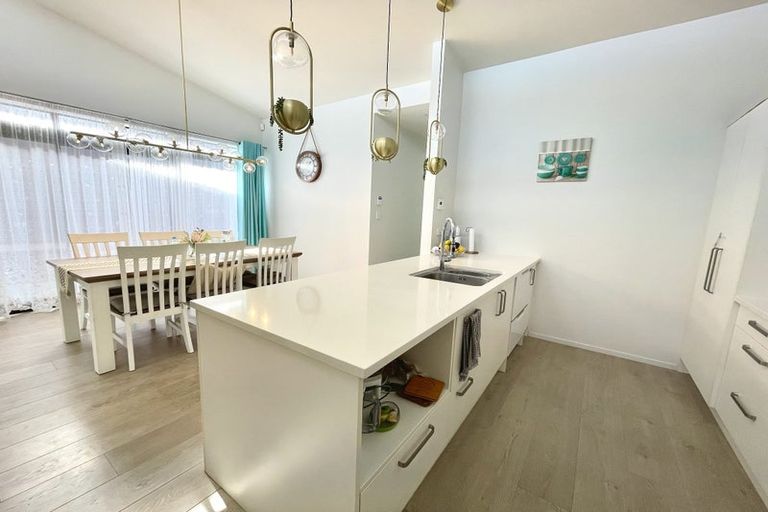 Photo of property in 23 Liberation Road, Papakura, 2110