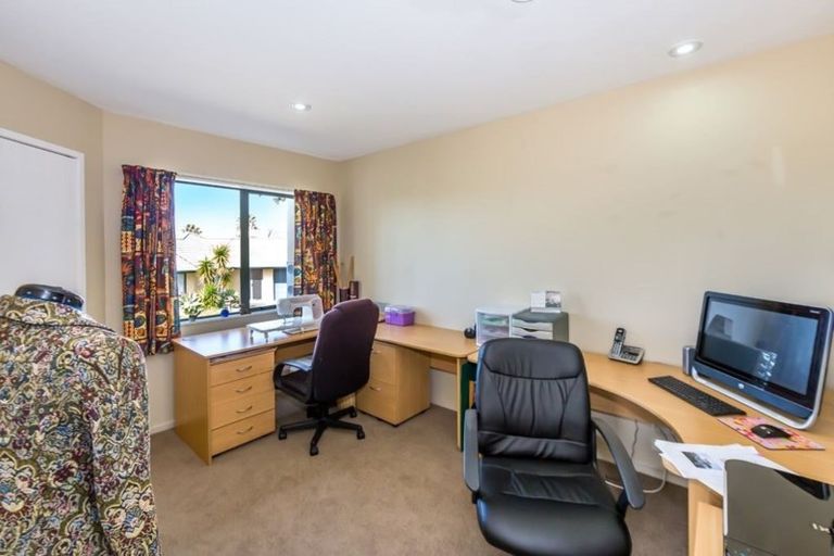 Photo of property in 25 Admiralty Rise, Gulf Harbour, Whangaparaoa, 0930