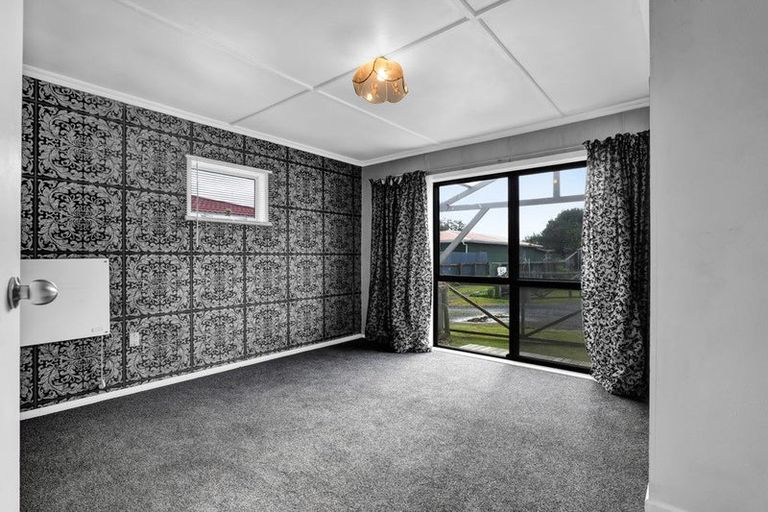 Photo of property in 342 South Road, Hawera, 4610