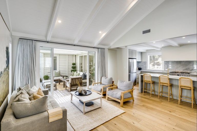 Photo of property in 12 Taruna Place, Havelock North, 4130