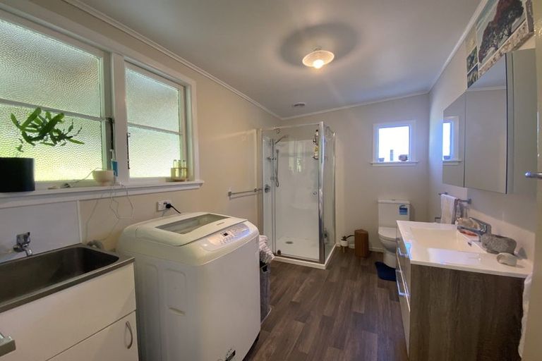 Photo of property in 110a Cook Street, Marfell, New Plymouth, 4310