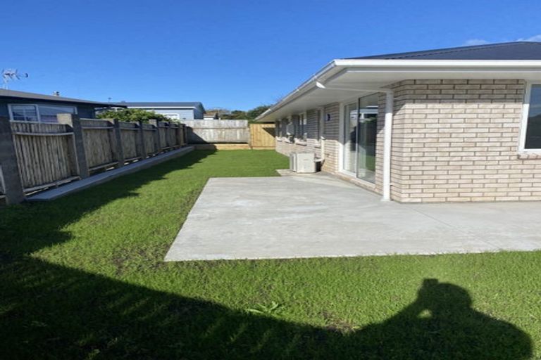 Photo of property in 28f Paritutu Road, Spotswood, New Plymouth, 4310