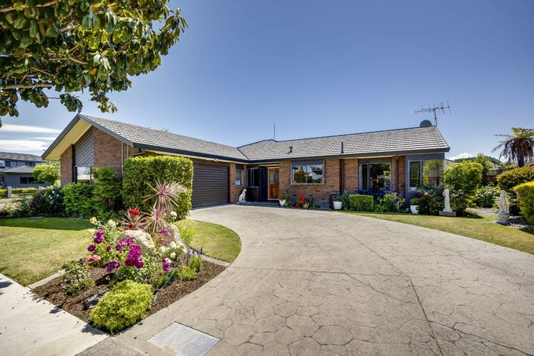 Photo of property in 1 Hyatt Grove, Greenmeadows, Napier, 4112