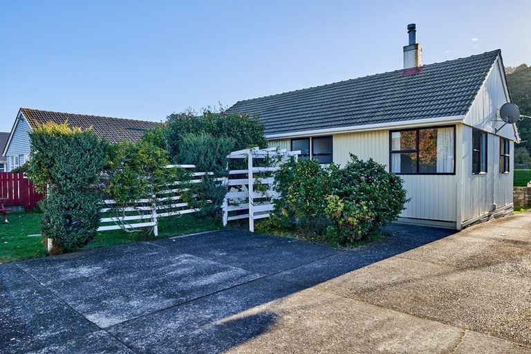 Photo of property in 1174 Taita Drive, Taita, Lower Hutt, 5011