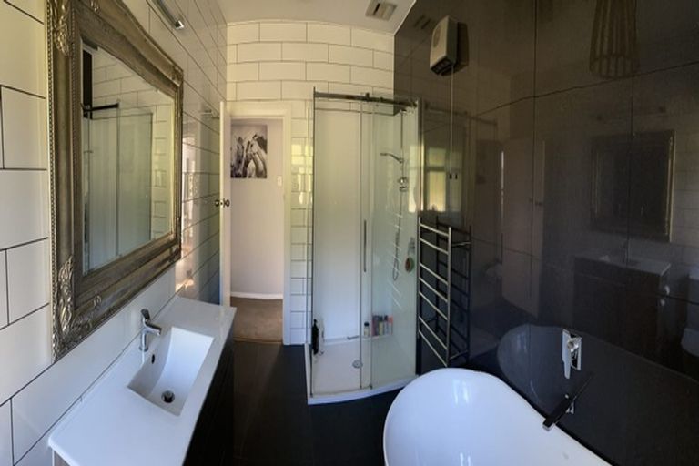 Photo of property in 112 Upper Fitzherbert Road, Wainuiomata, 5373