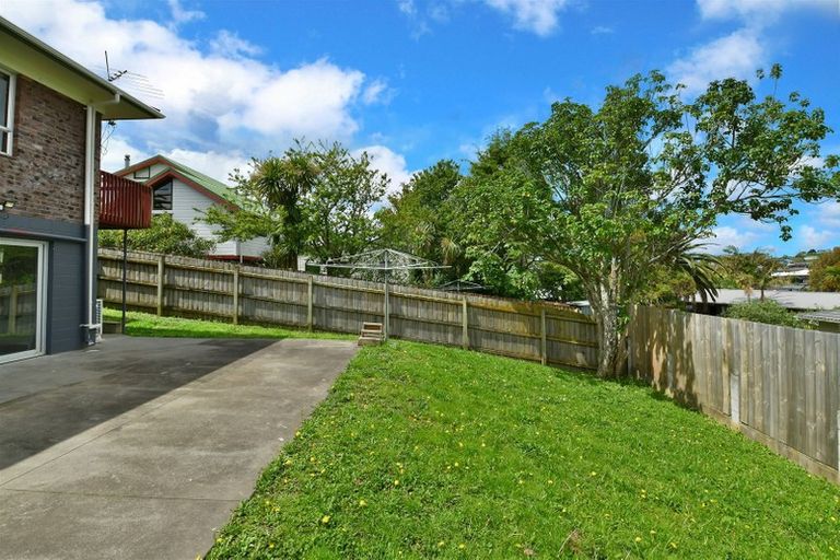 Photo of property in 27 Amorino Drive, Red Beach, 0932