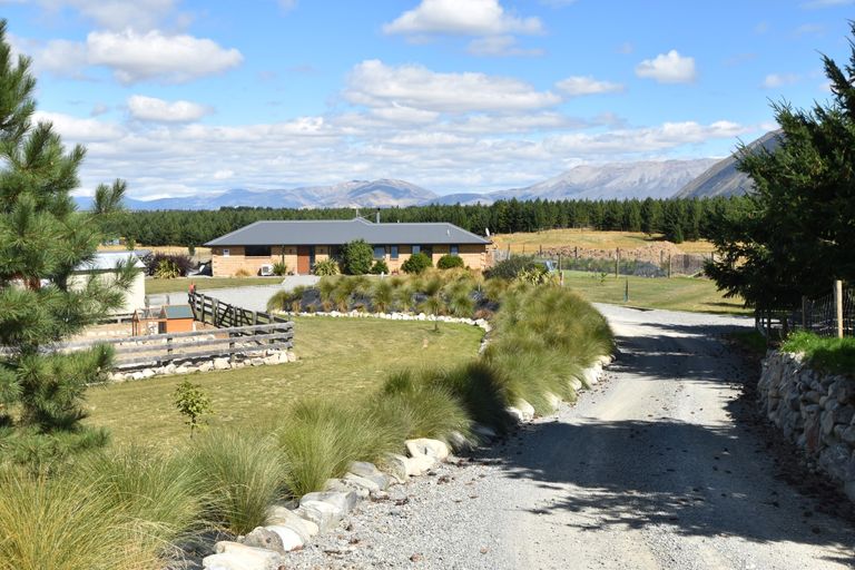 Photo of property in 85 Ben Ohau Road, Ben Ohau, Twizel, 7999