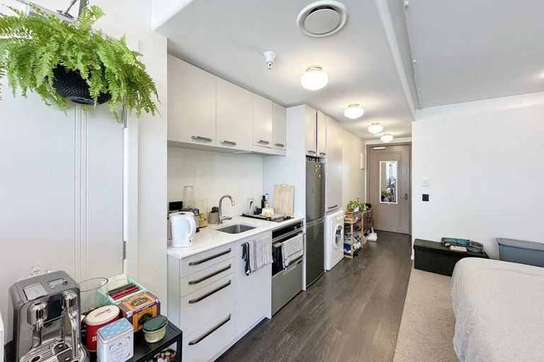 Photo of property in 208/3 Roxburgh Street, Mount Victoria, Wellington, 6011