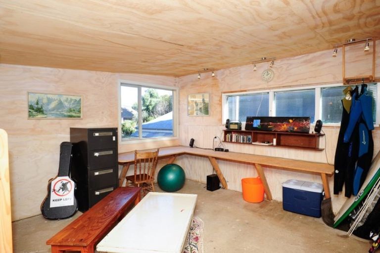 Photo of property in 20 Hawkhurst Road, Lyttelton, 8082