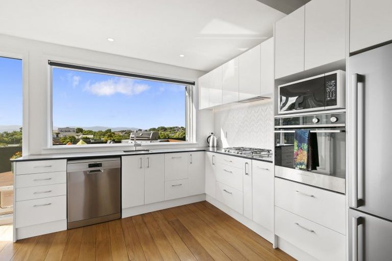 Photo of property in 1/15a Box Hill, Khandallah, Wellington, 6035