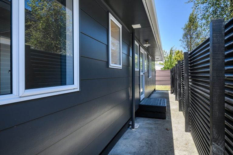 Photo of property in 2 Coromandel Court, Roslyn, Palmerston North, 4414