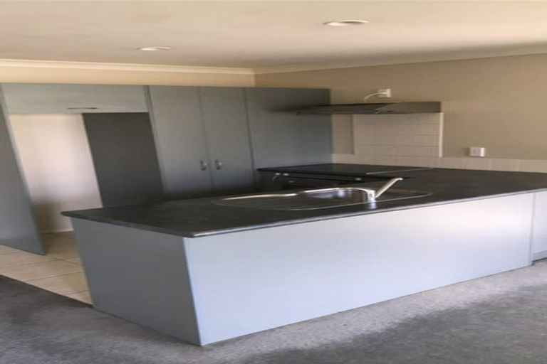 Photo of property in 52 Saralee Drive, Manurewa, Auckland, 2105