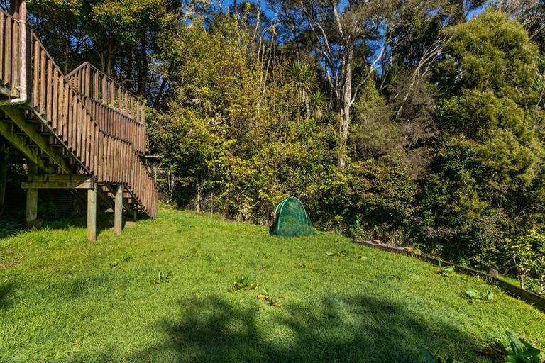 Photo of property in 1/757 West Coast Road, Oratia, Auckland, 0604