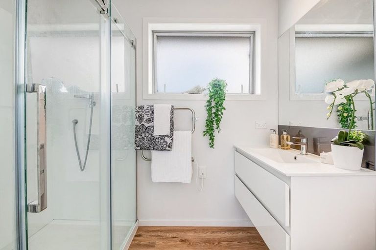 Photo of property in 1/941 Whangaparaoa Road, Manly, Whangaparaoa, 0930