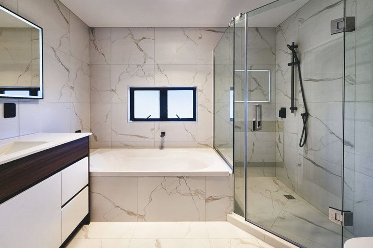 Photo of property in 2 Embling Place, Eastern Beach, Auckland, 2012