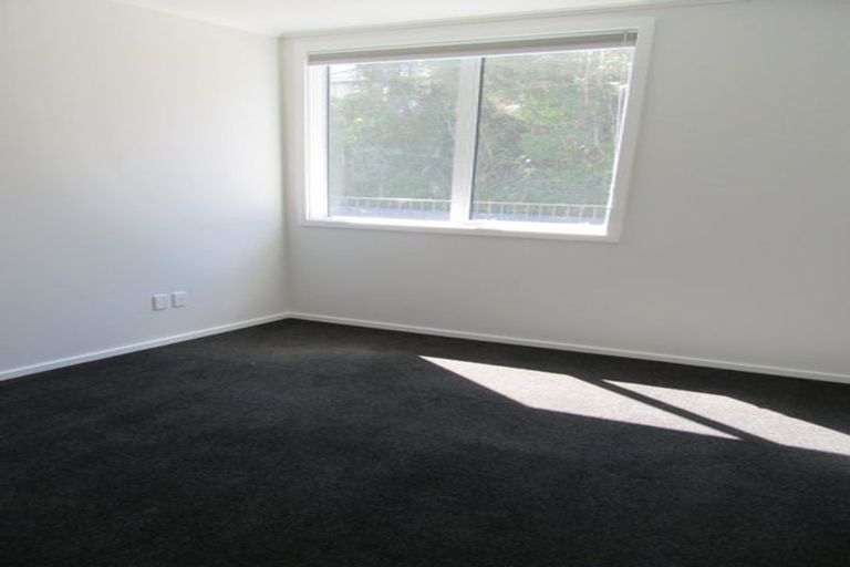Photo of property in 1/12 Vista Crescent, Maoribank, Upper Hutt, 5018