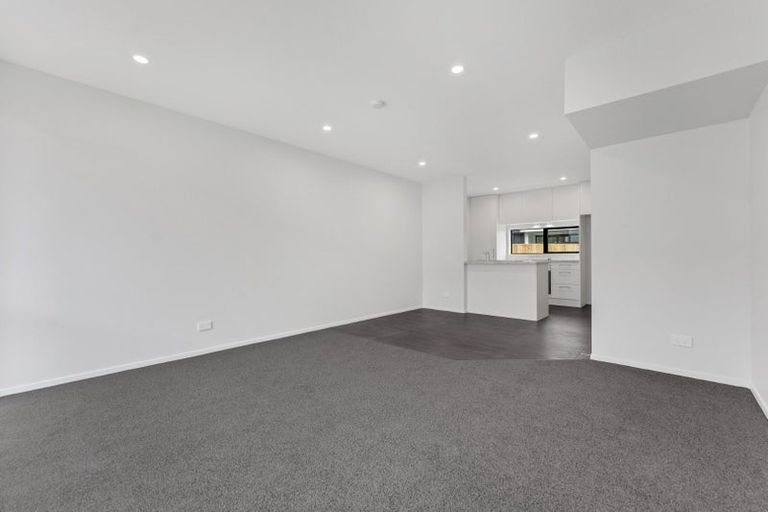Photo of property in 66d Royal View Road, Te Atatu South, Auckland, 0610
