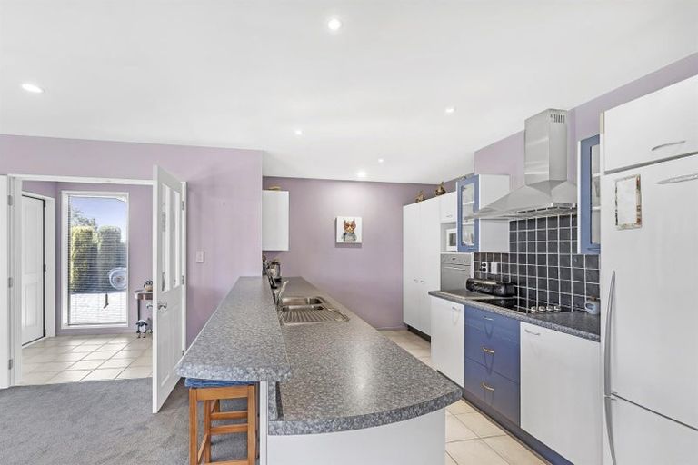 Photo of property in 12 Highwood Lane, Burnside, Christchurch, 8053