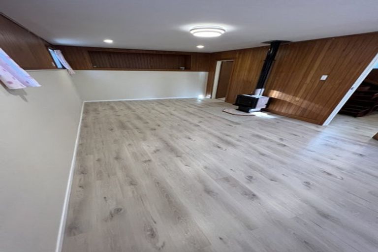 Photo of property in 27 Halberg Street, Glenfield, Auckland, 0629