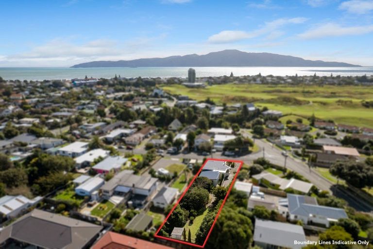 Photo of property in 18 Frederick Street, Paraparaumu Beach, Paraparaumu, 5032