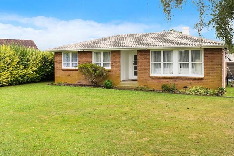 Photo of property in 65 Arimu Road, Papakura, 2110